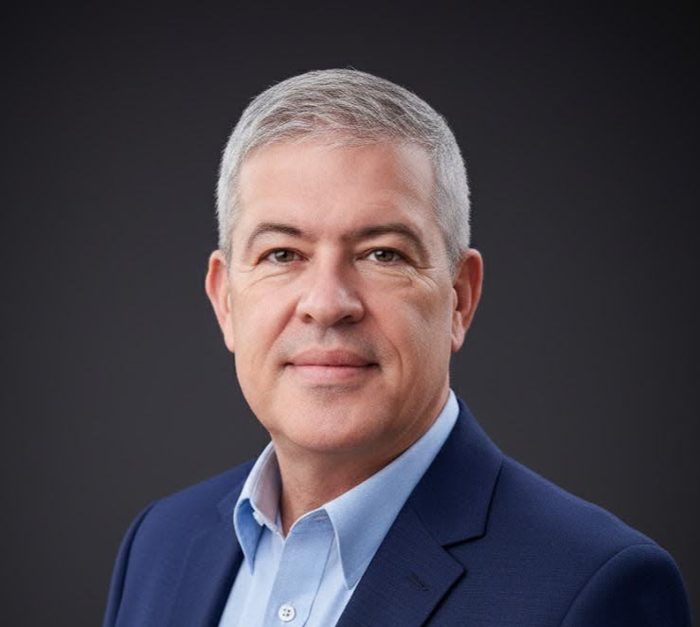 Juan Fernando Sierra Giraldo, entrenador de Speak to Close